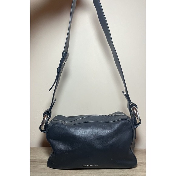 Michael Kors Handbags - Michael Kors Grand Medium Shoulder Smooth Black Leather baguette Handbag